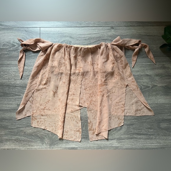 The Jetset Diaries TJD Sierra Top in Nude floral - Picture 8 of 10